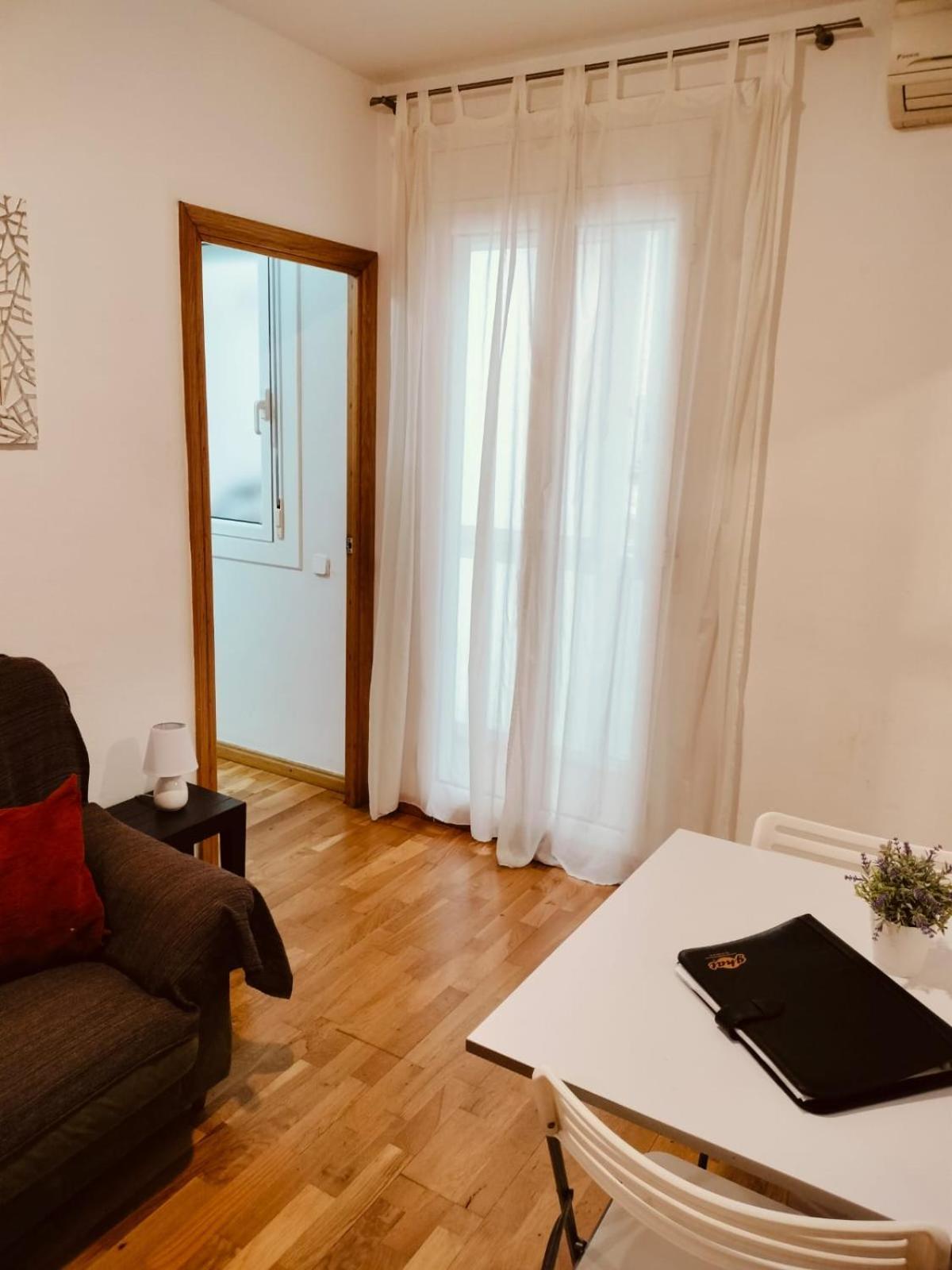 Barcelona Me Enamora Apartment Екстериор снимка